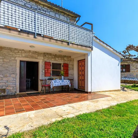 Honeymoon House Eufemia